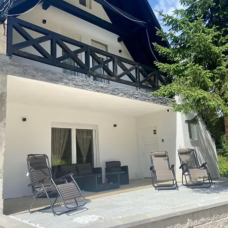 Chalet Dzeni *