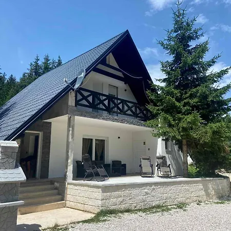 Dzeni Chalet