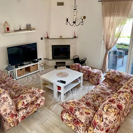 Dzeni Chalet